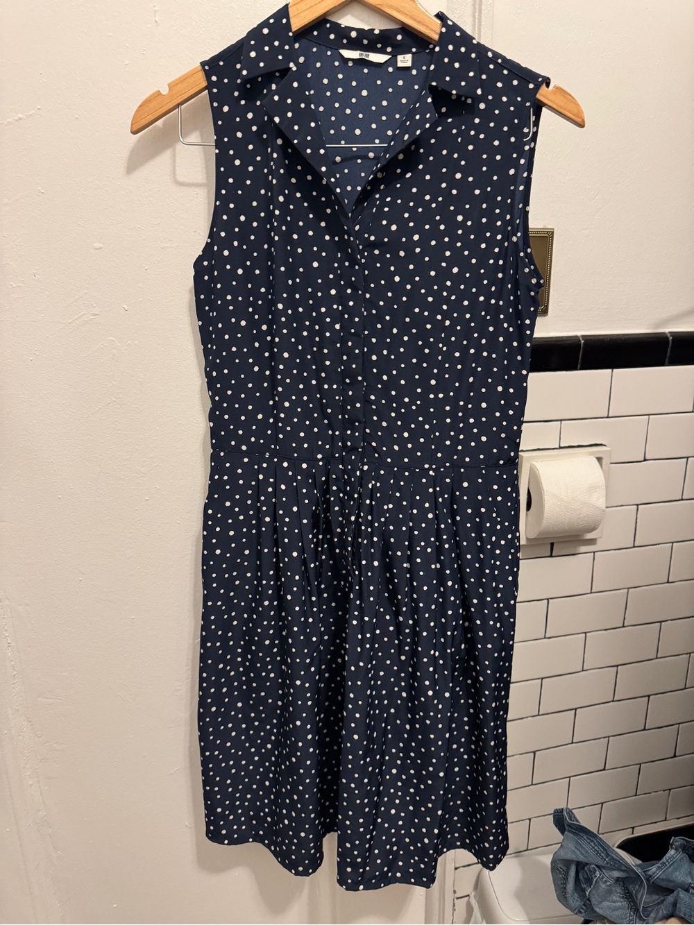 Uniqlo Navy and White Polka Dot Sleeveless Shirt Dress